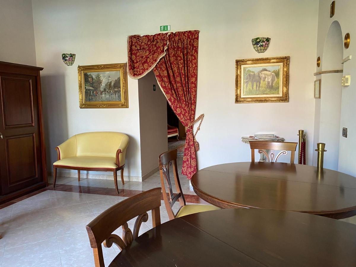 Dama Estense Hotel Copparo Bagian luar foto