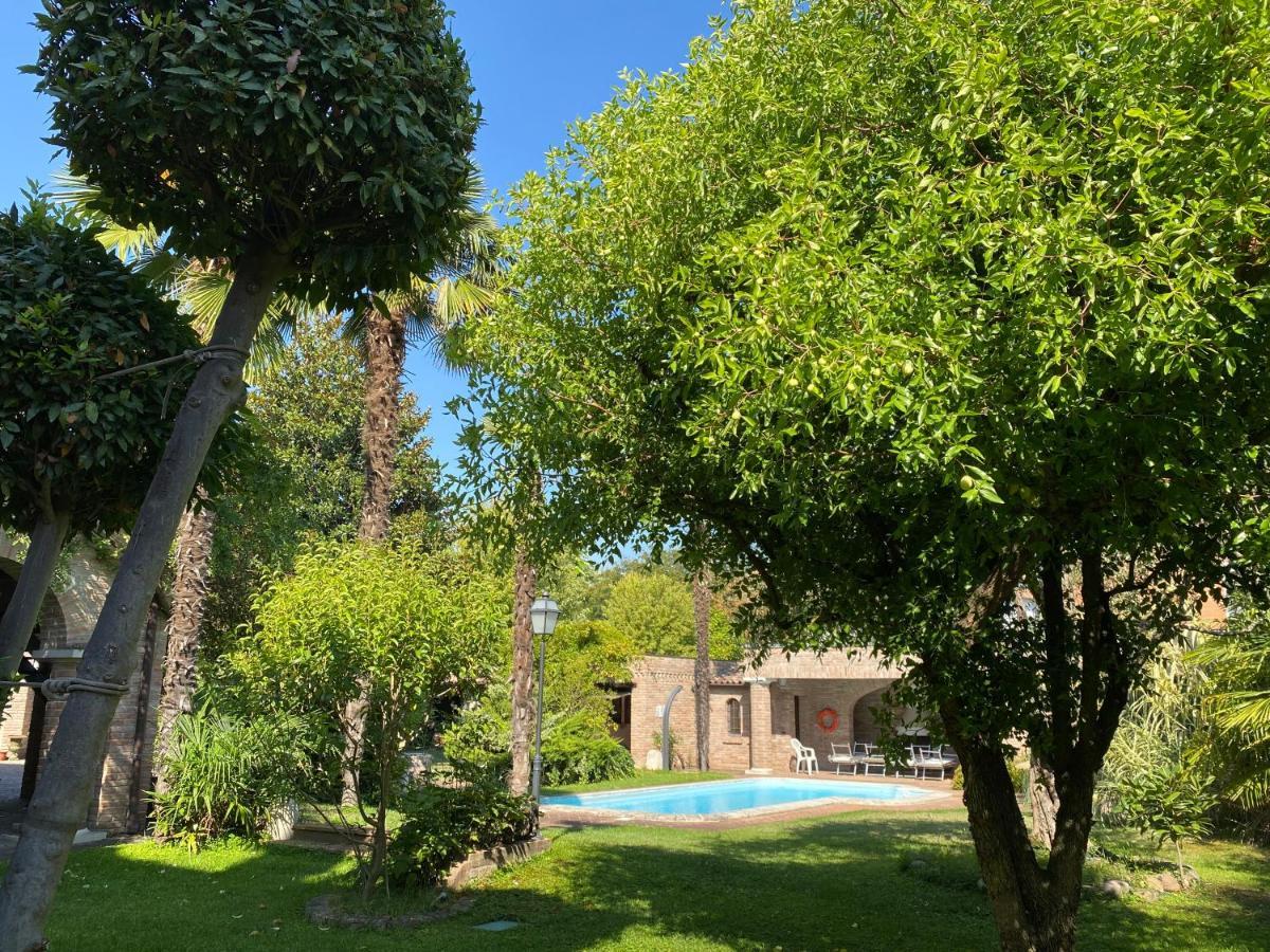 Dama Estense Copparo Bagian luar foto